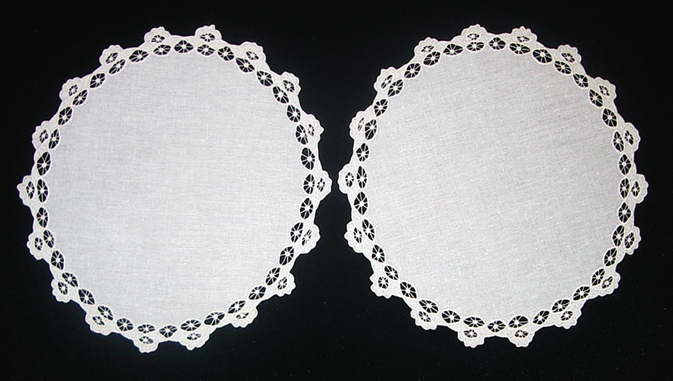 2 салфетки круглые белые