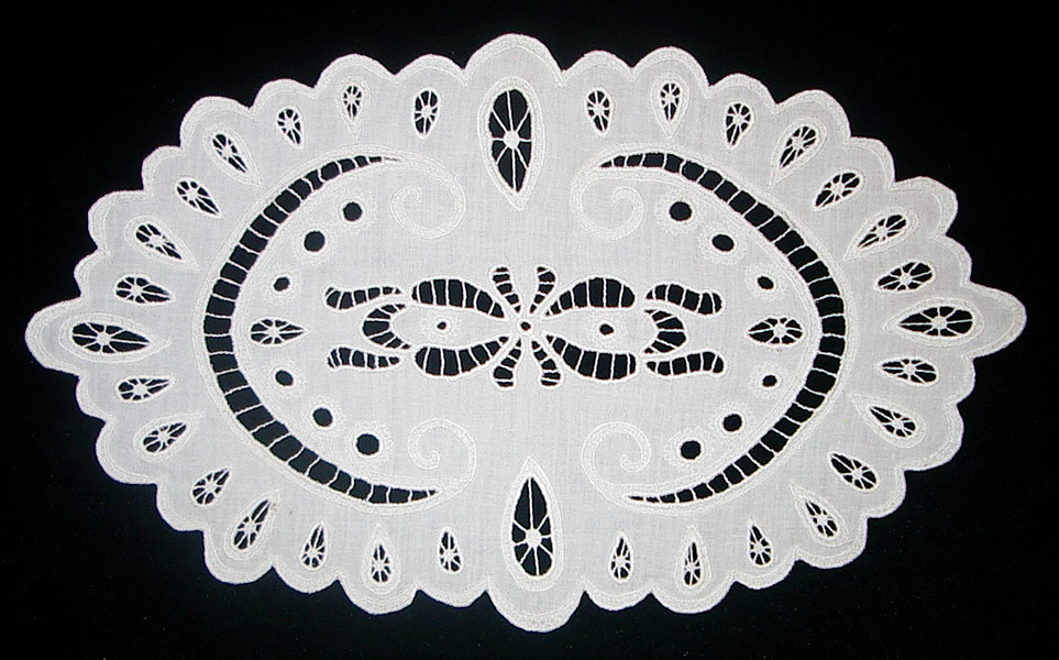 Салфетка овальная белая