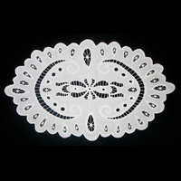 Салфетка овальная белая