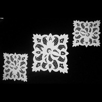 Большая и 2 маленькие салфетки квадратные