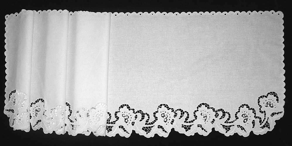 Верхняя часть занавески на окно