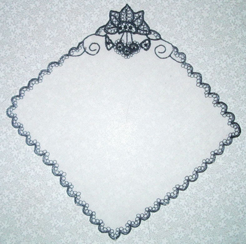 Носовой платок (на белом батисте черными нитками)