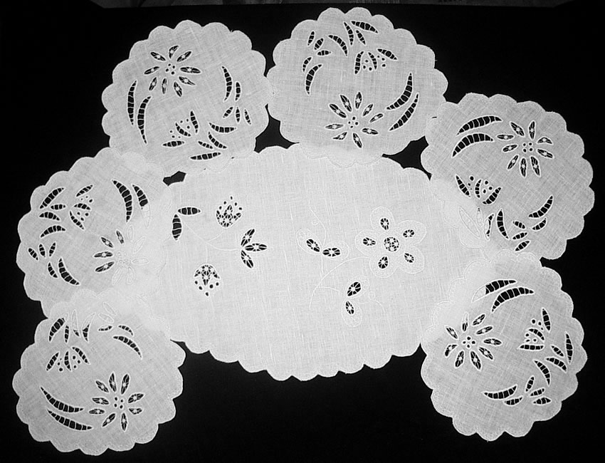 Набор салфеток белого цвета для чайных приборов на 6 персон