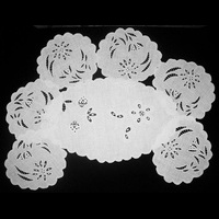 Набор салфеток белого цвета для чайных приборов на 6 персон