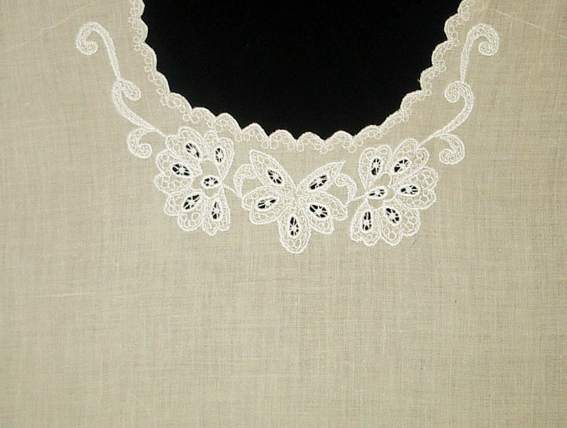 Задняя полочка платья кремового цвета