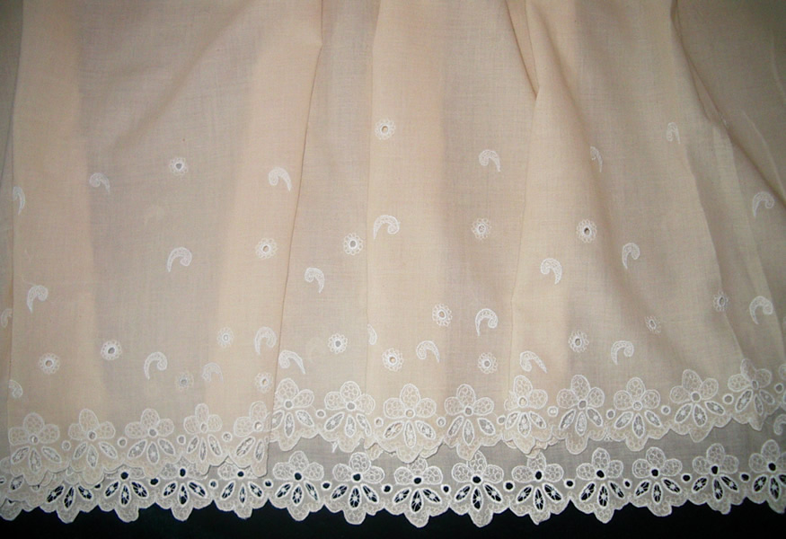 Юбка платья кремового цвета