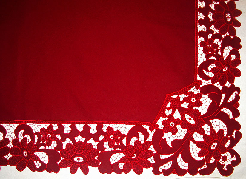 Скатерть вишневого цвета на прямоугольный стол