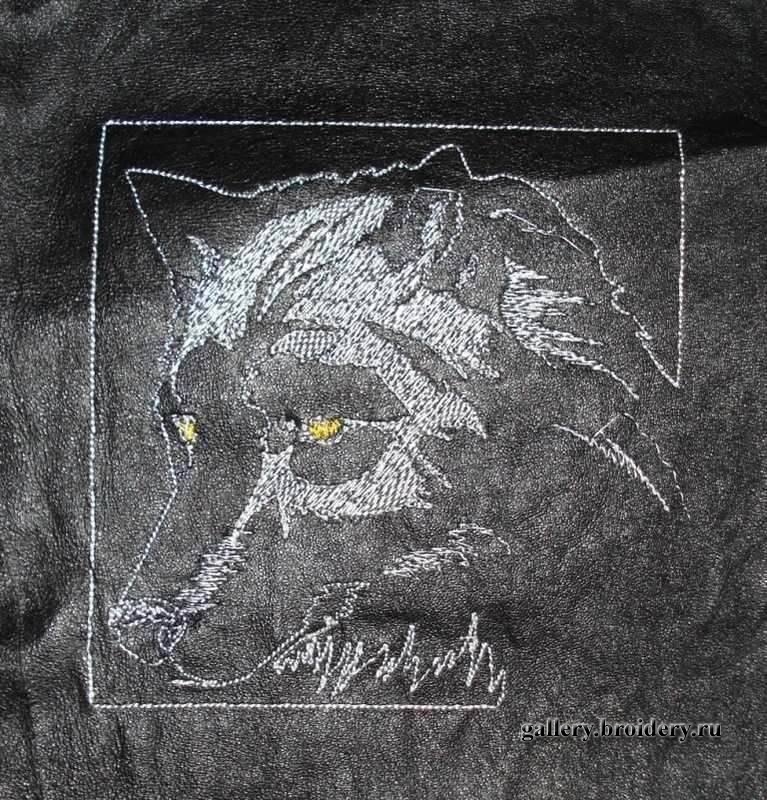 Дизайн волка. Машинная вышивка по коже