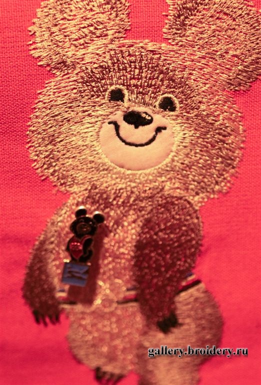 Машинная вышивка. Олимпийский мишка