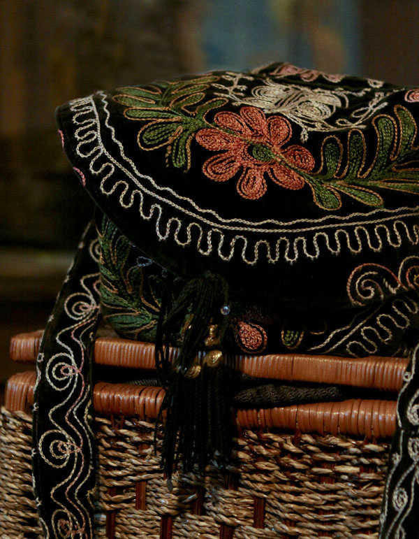 Машинная вышивка тамбурным швом. Ташкент. 