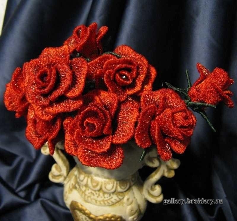 Розы. Вышивка. 