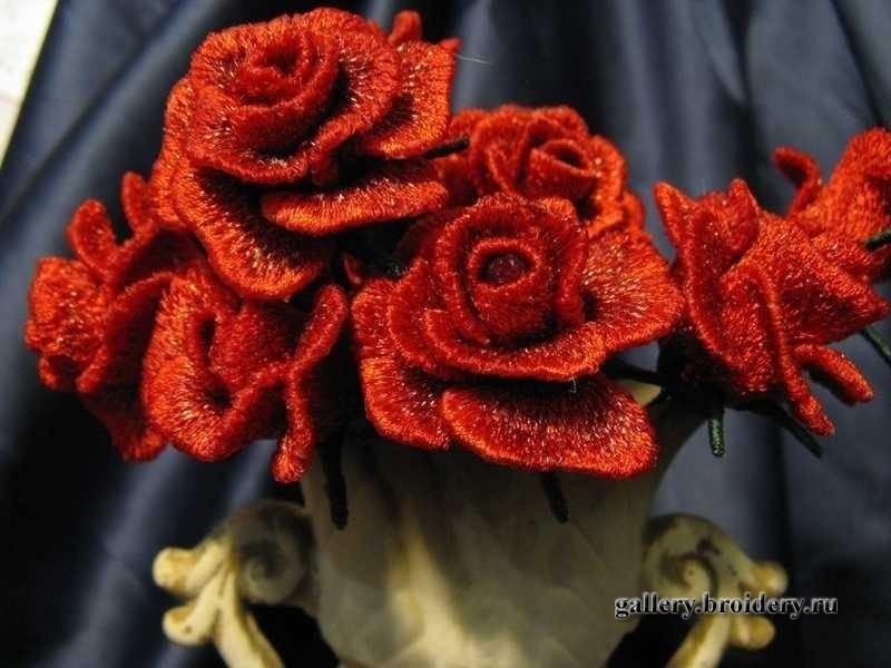 Розы. Объемная вышивка