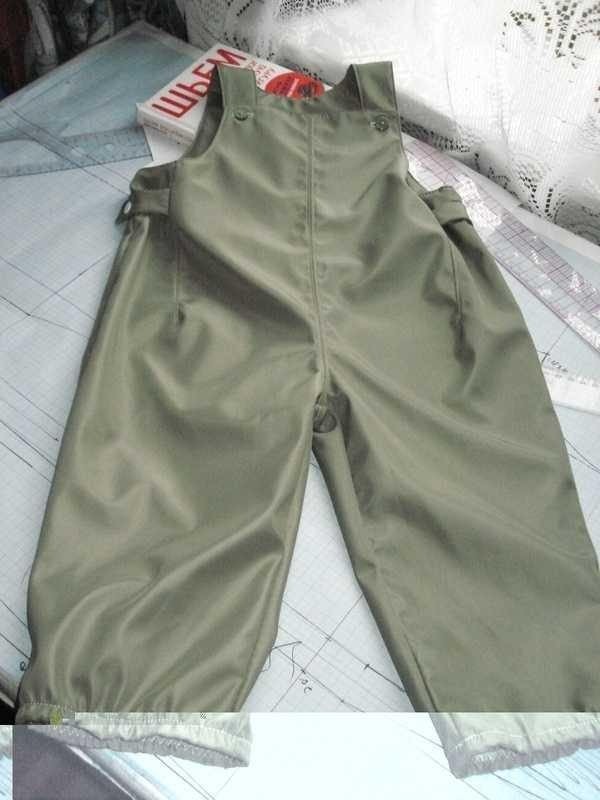 Костюм из плащевки. Машинная вышивка и шитье