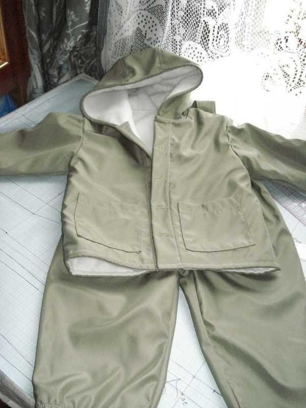 Костюм из плащевки. Машинная вышивка и шитье