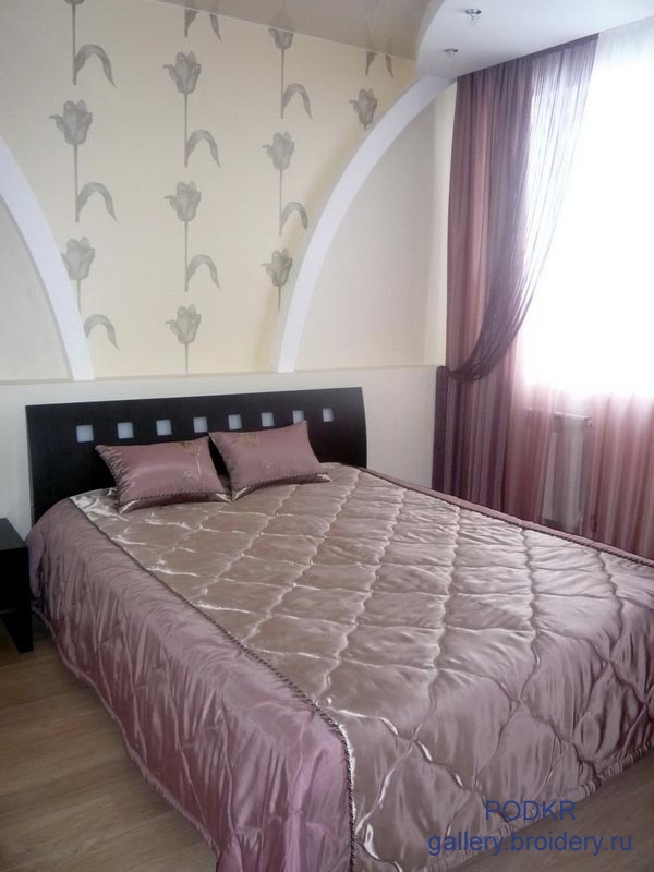 Подушка тюльпан-1