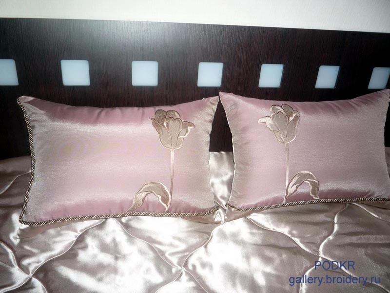 Подушка тюльпан-2