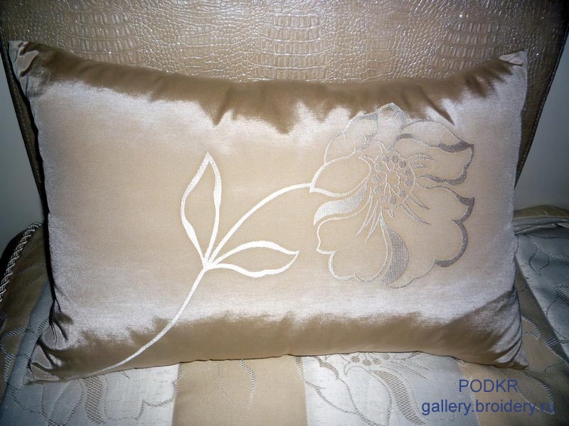 Подушка цветок-3