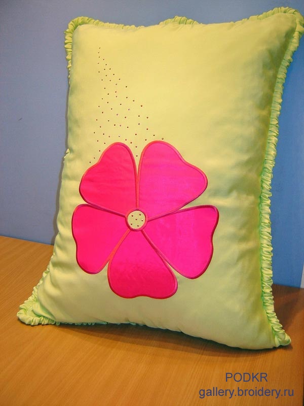Подушка цветок-1