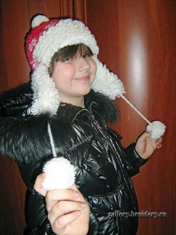 Шапка с помпошками