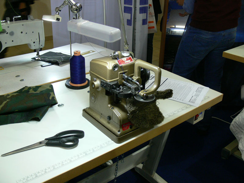 Швейная машина