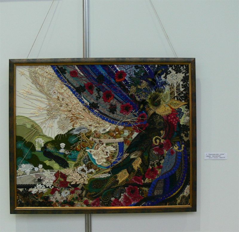 Вышитая картина.  "Королевские птицы"