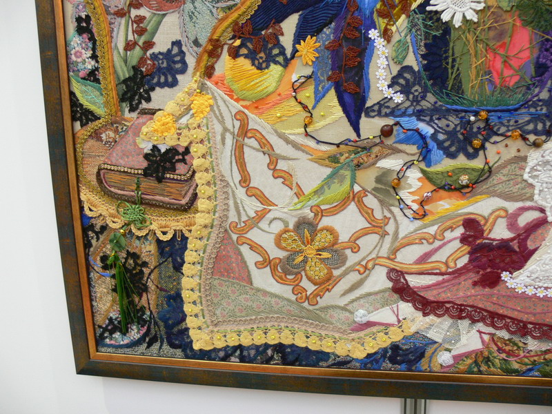 Вышитые картины. Вид снизу