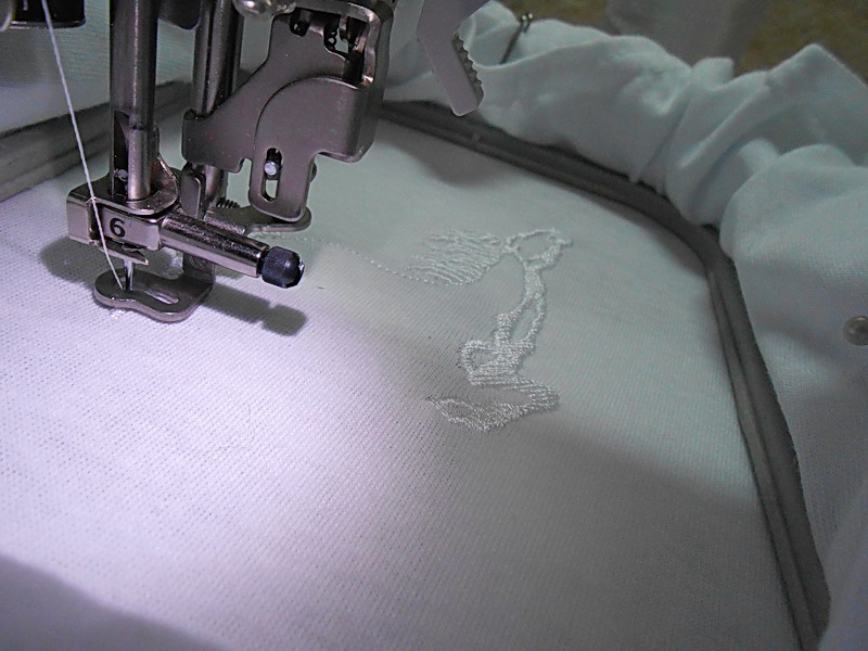Машинная вышивка. Конь. Процесс вышивания.