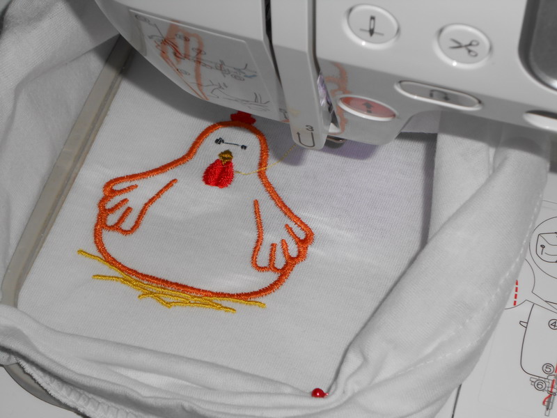 Наседка. Машинная вышивка.