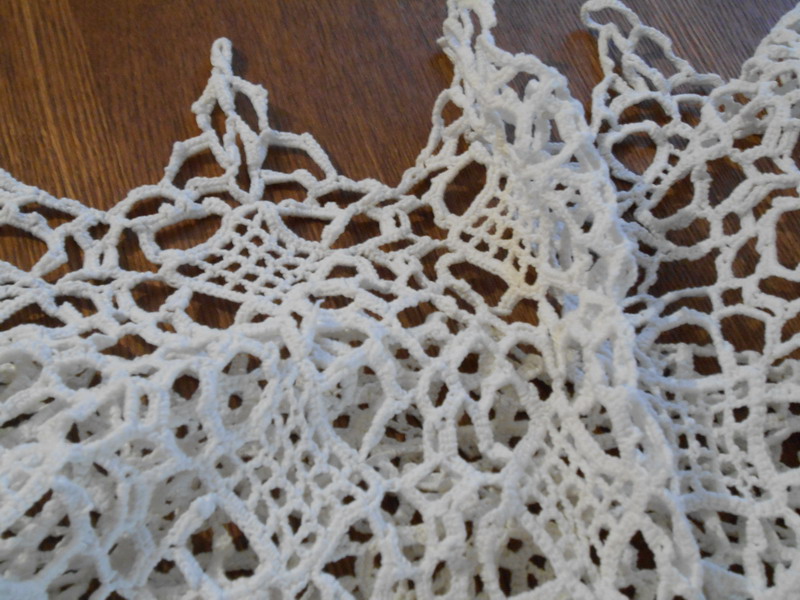 Край скатерти