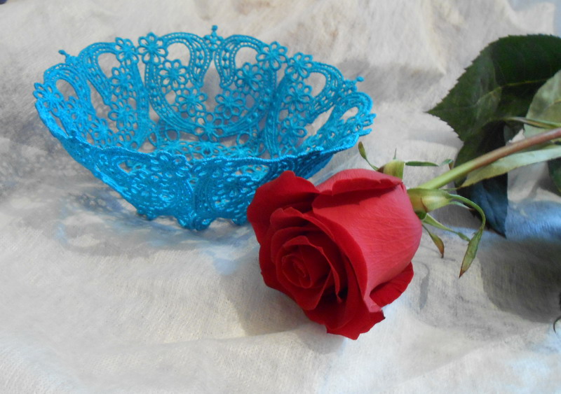 Роза и кружева