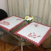 Салфетки (кружево тоже вышито на машине)