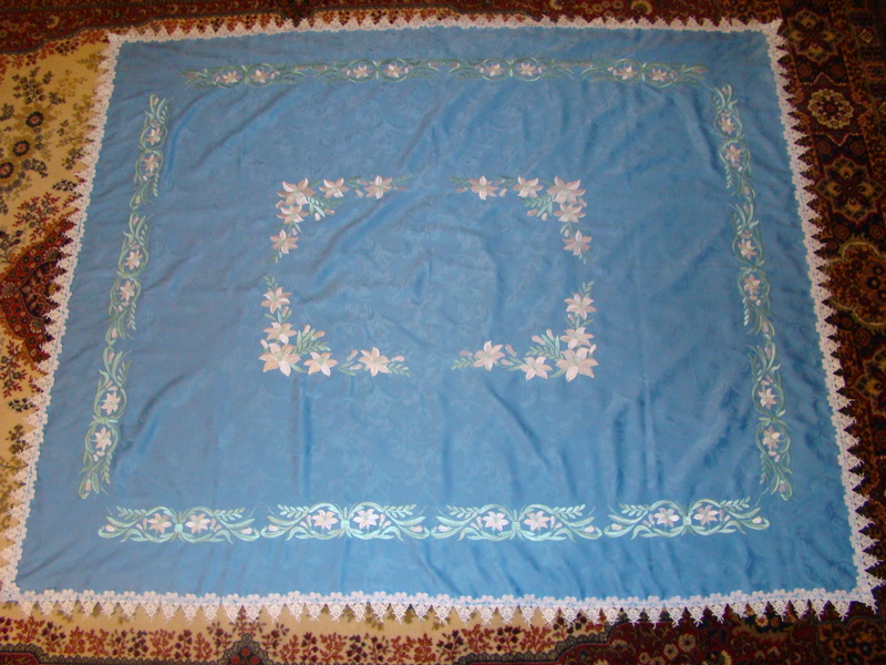 Скатерть 150х170см Кружево по краю тоже вышито