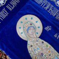 Плащаница 180х110см. Кайма, херувимы и тропарь машинная вышивка.Фигура Пресвятой Богородицы - ручная вышивка