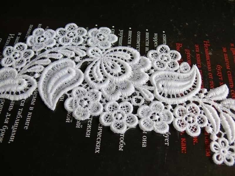 Вышивка кружев на вышивальной машине Janome MB-4