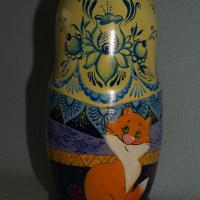 Матрёшка с кошкой.