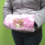 Меховая муфта с вышивкой