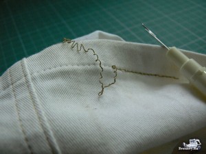 Vyshivka_po_bokovomu_shvu_brjuk_02