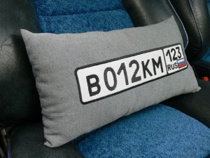 Подушки для автомобиля с вышивкой