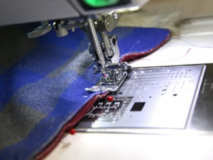 Вышивка на съемном воротнике