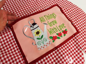 Фартук для работ в саду: Карман с вышивкой