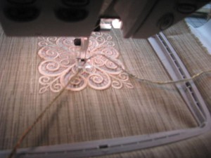 Машинная вышивка декоративным шнуром 