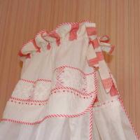 Сверху должен быть балдахин. Как же без него?