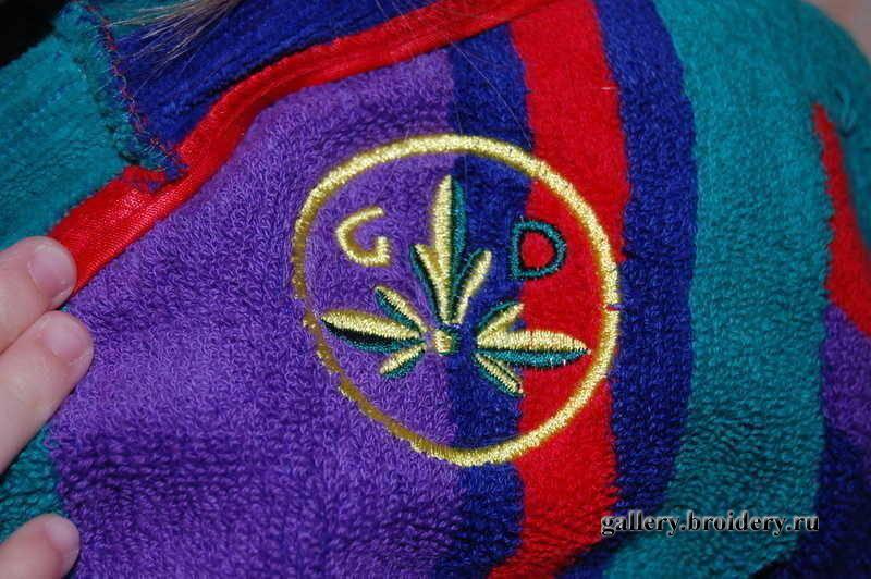 Дизайн "собран" из "запчастей" Janome MC11000