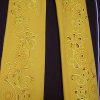 yellowpants02