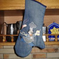 Машинная вышивка. Рукавица-прихватка