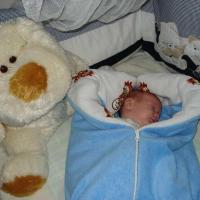 Одеяло-трансформер с машинной вышивкой по краю