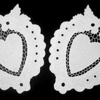 2 салфетки сердечком белые