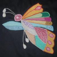 Бабочка на юбке для девочки