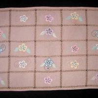 Большая салфетка из светло-коричневой ткани из столового набора на 6 персон