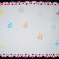 Салфетка меньшего размера из набора для столовых приборов на 12 персон